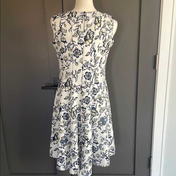 Haani Floral Sleeveless Dress - White and Blue - Picture 5 of 8